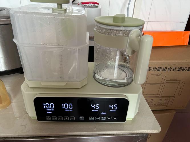 告别手忙脚乱！一台「喂养台」搞定温奶、暖奶、恒温、消毒、烘干，新手爸妈的救星
